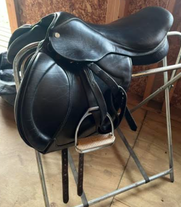 Picture of M. Toulouse Premia Jump Saddle